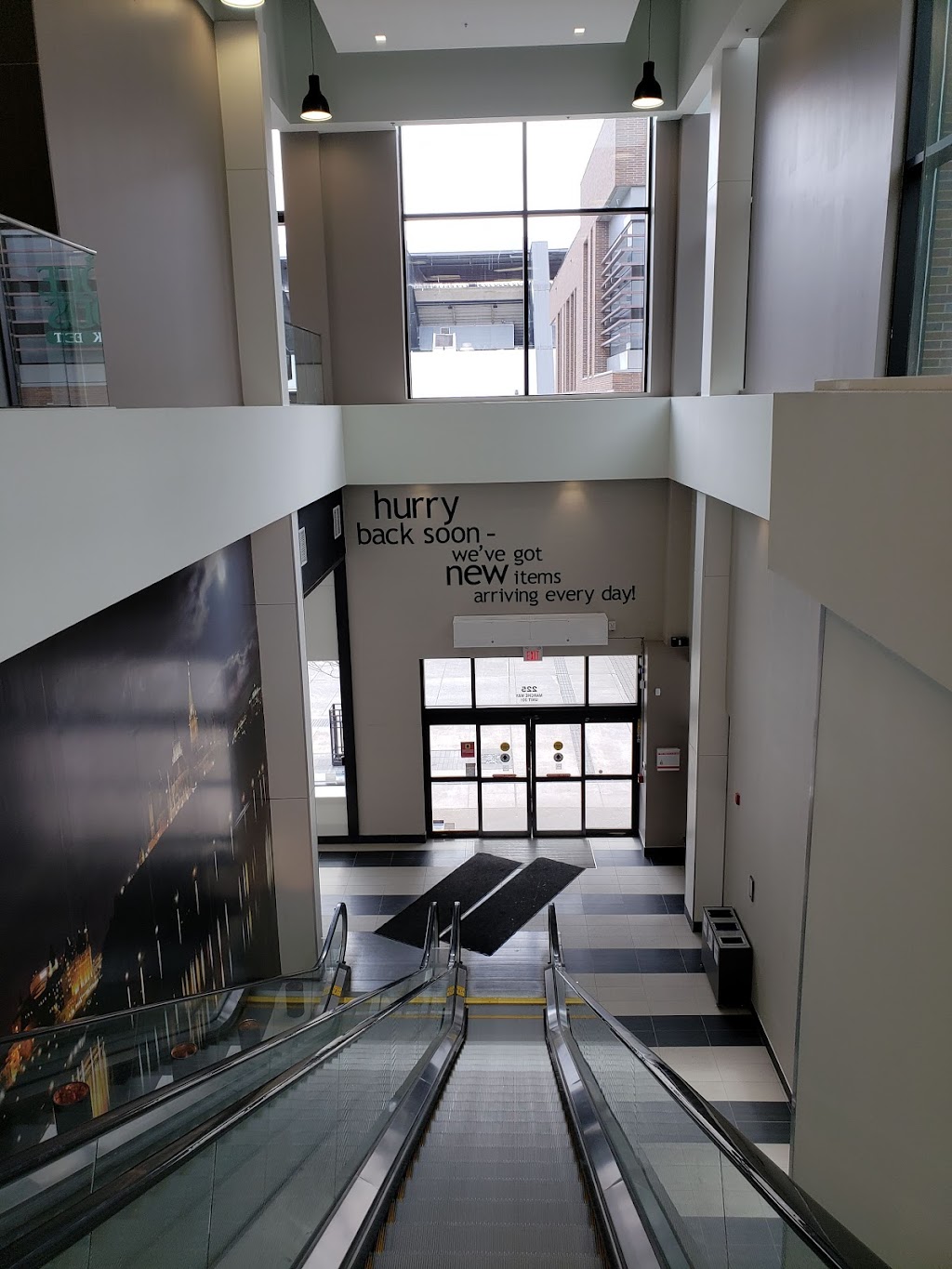 Winners | 225 Marché Way Unit 201, Ottawa, ON K1S 3W7, Canada | Phone: (613) 569-6677