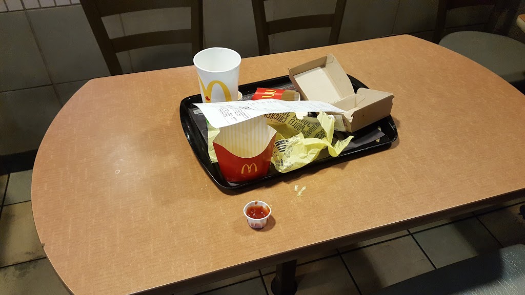 McDonalds | 12549 Harris Rd, Pitt Meadows, BC V3Y 2J4, Canada | Phone: (604) 465-4117