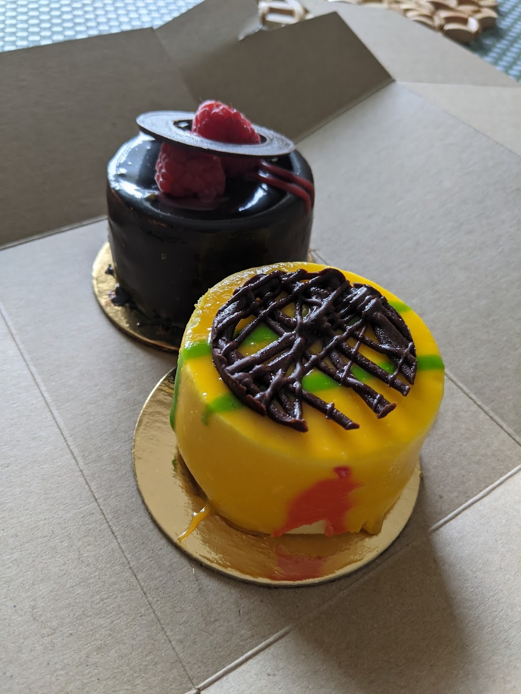 Pâtisserie St Louis De France | 3575 Rue Berri, Montréal, QC H2L 4G3, Canada | Phone: (514) 849-5058