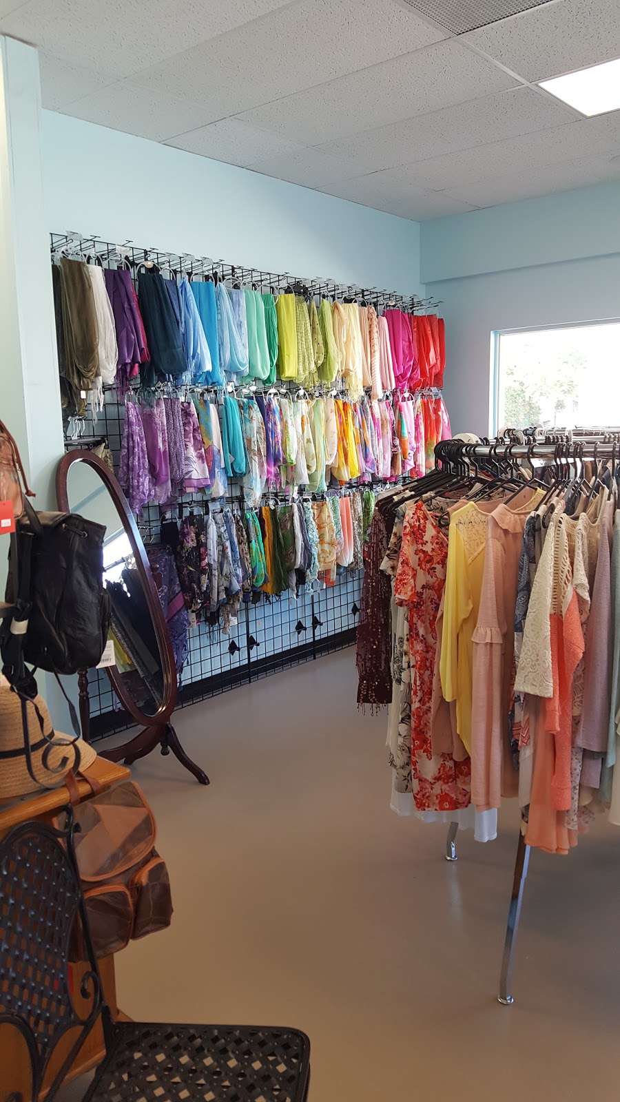 Elegante | 15 Church St, Westport, ON K0G 1X0, Canada | Phone: (613) 273-8520