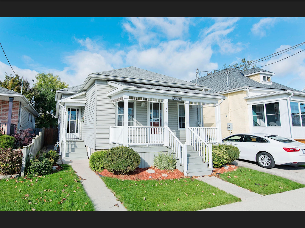 ISellStThomas (Ainslee Tracey, Broker with Royal LePage Triland Realty) | 808 Talbot St, St Thomas, ON N5P 1E2, Canada | Phone: (519) 636-5717