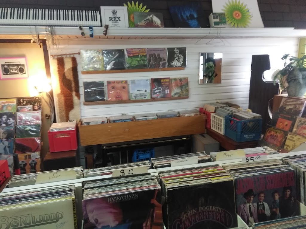 Old Speakers | 334 King St, Welland, ON L3B 4M3, Canada | Phone: (289) 990-3378