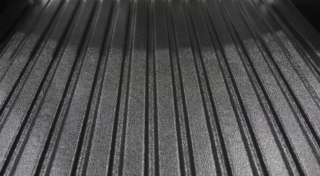 Titan Liners and Accessories | 715 Industrial Rd Unit 3, Shelburne, ON L9V 2Z4, Canada | Phone: (519) 925-2525