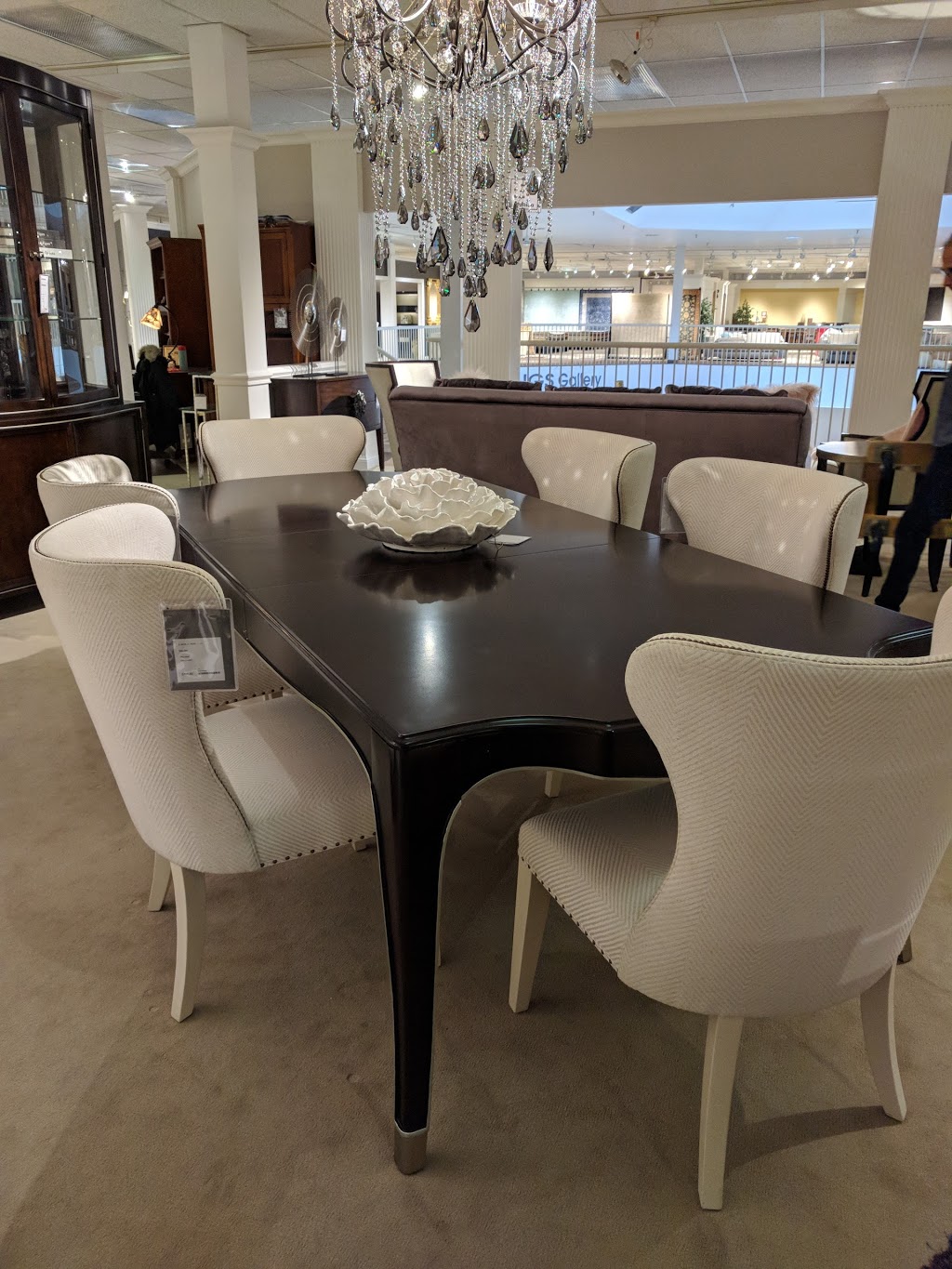 Mississauga Plaza | 3100 Dixie Rd, Mississauga, ON L4Y 2A6, Canada