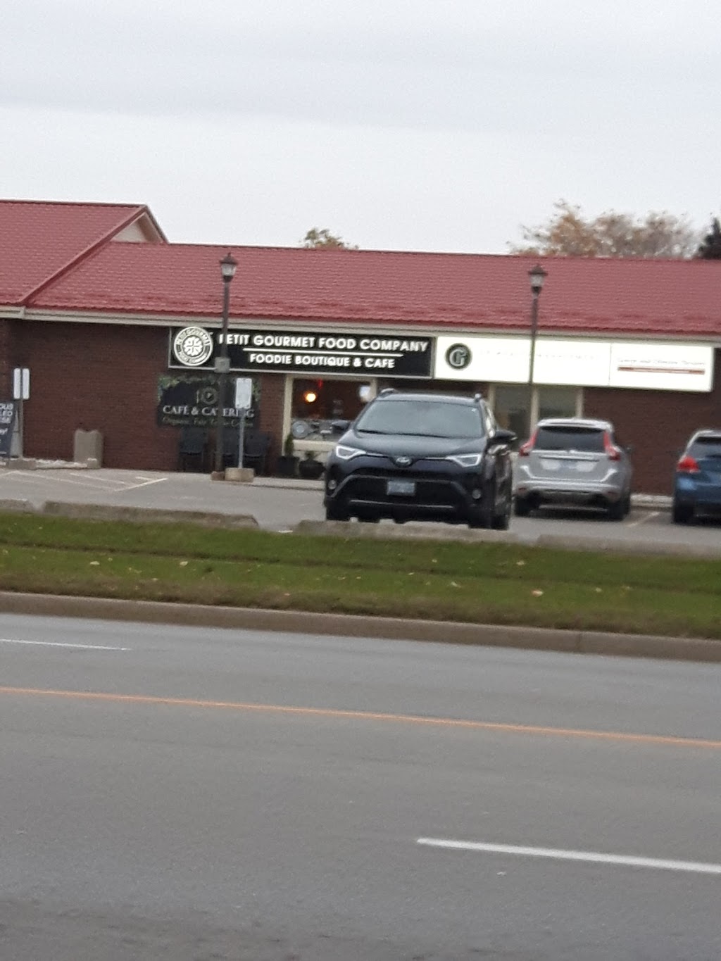 Fairview Crossing | 410 Fairview Dr, Brantford, ON N3R 2X8, Canada
