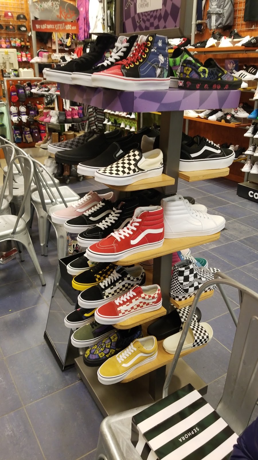 Journeys | Fairview Park Mall, 2960 Kingsway Dr, Kitchener, ON N2C 1X1, Canada | Phone: (519) 748-6865