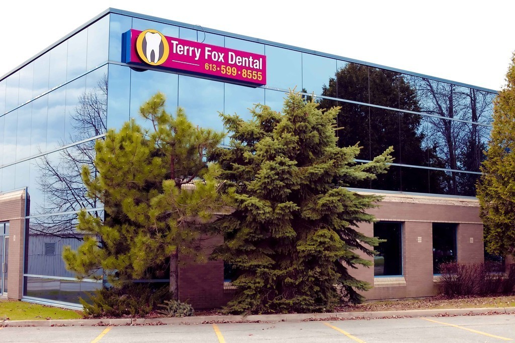 Terry Fox Dental Centre | 600 Terry Fox Dr, Kanata, ON K2L 4B6, Canada | Phone: (613) 599-8555