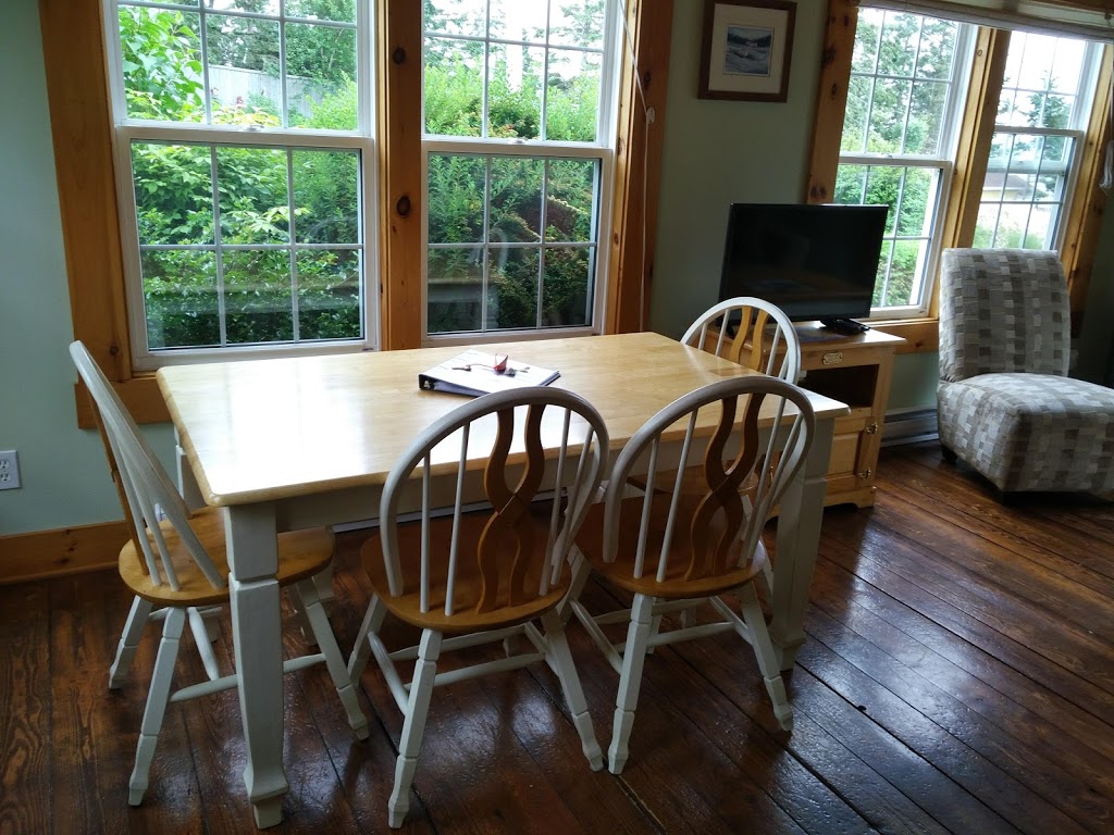 Larindas Landing Oceanfront Cottages | 7532 St Margarets Bay Rd, Boutiliers Point, NS B3Z 1S6, Canada | Phone: (866) 766-2233