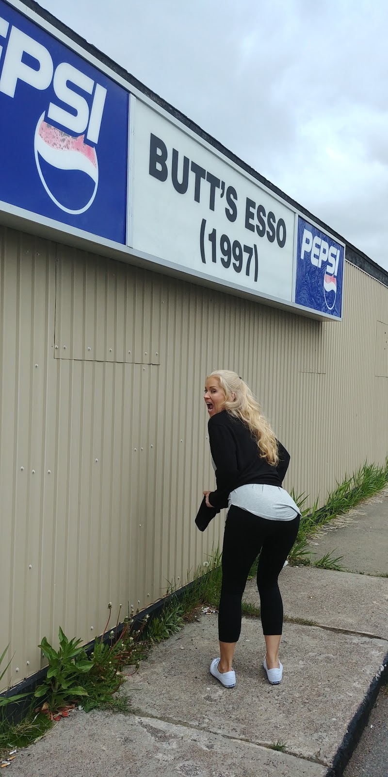 Butts Esso & Convenience Store | 240 Water St W, Carbonear, NL A1Y 1B6, Canada | Phone: (709) 596-0053