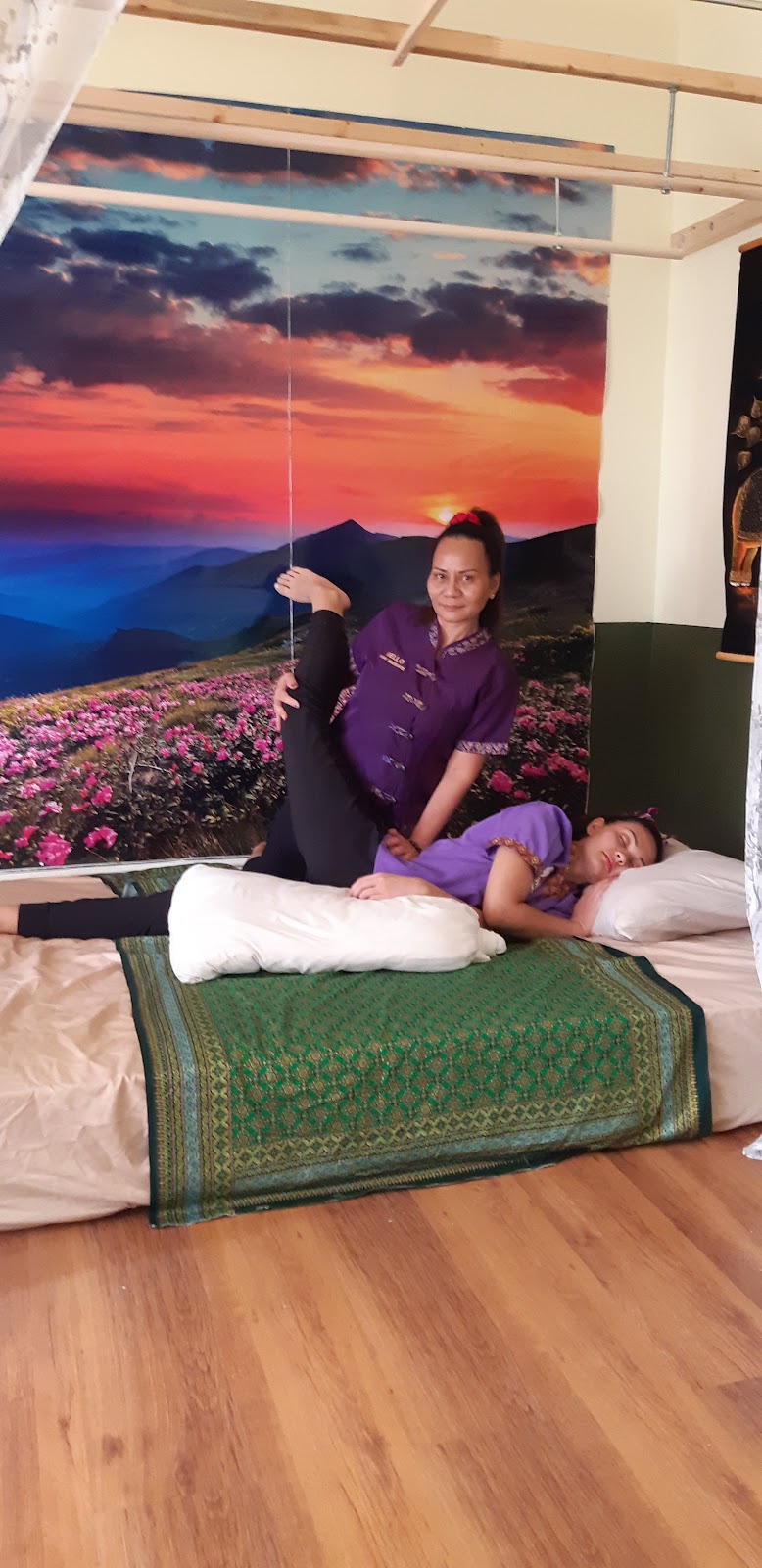 Hello Thai massage | 4 Pearl St, London, ON N5Z 1X2, Canada | Phone: (226) 626-6453