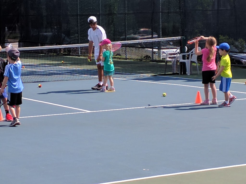 Montreal Tennis Cavelier | 330 80e Av, LaSalle, QC H8R 2T4, Canada | Phone: (514) 367-6445