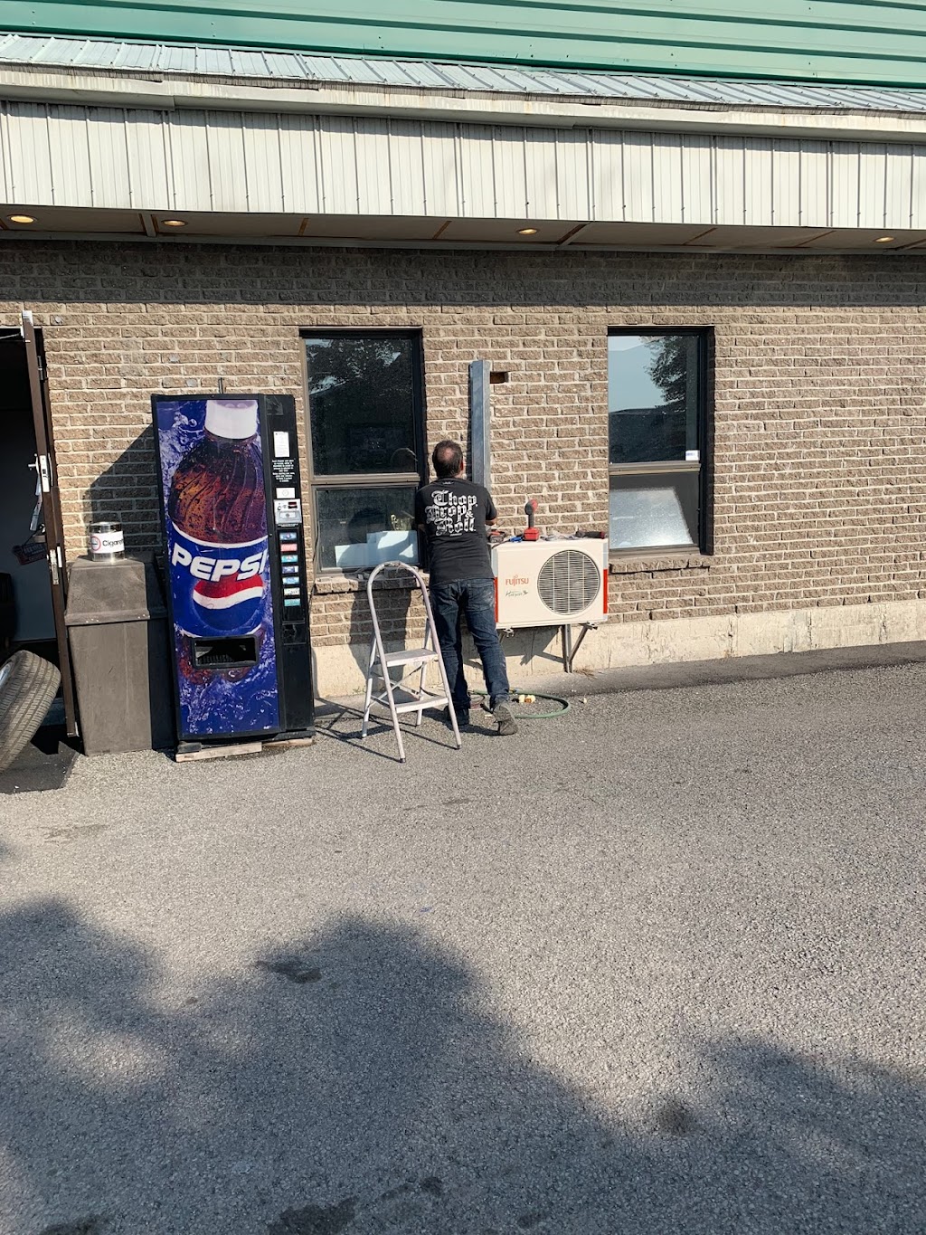 Retouches Mobiles | 17 Rue Salomon Juneau, Repentigny, QC J5Z 4P2, Canada | Phone: (514) 661-0503