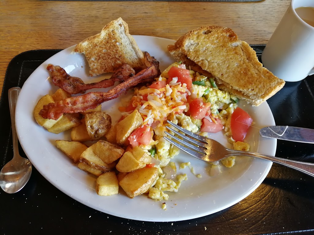 That Place On Cameron | 16 Oriole Rd, Fenelon Falls, ON K0M 1N0, Canada | Phone: (705) 887-7690