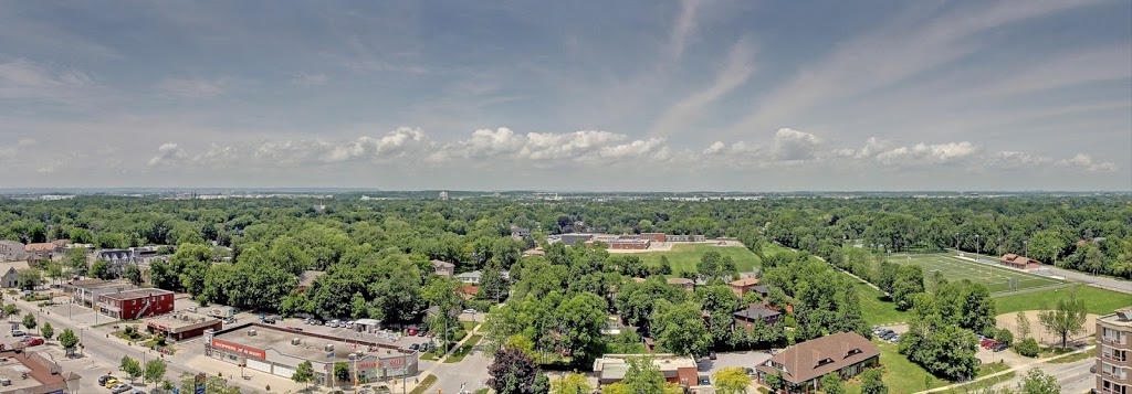 Royal LePage Realty Plus Oakville | 2347 Lakeshore Rd W, Oakville, ON L6L 1H4, Canada | Phone: (905) 825-7777