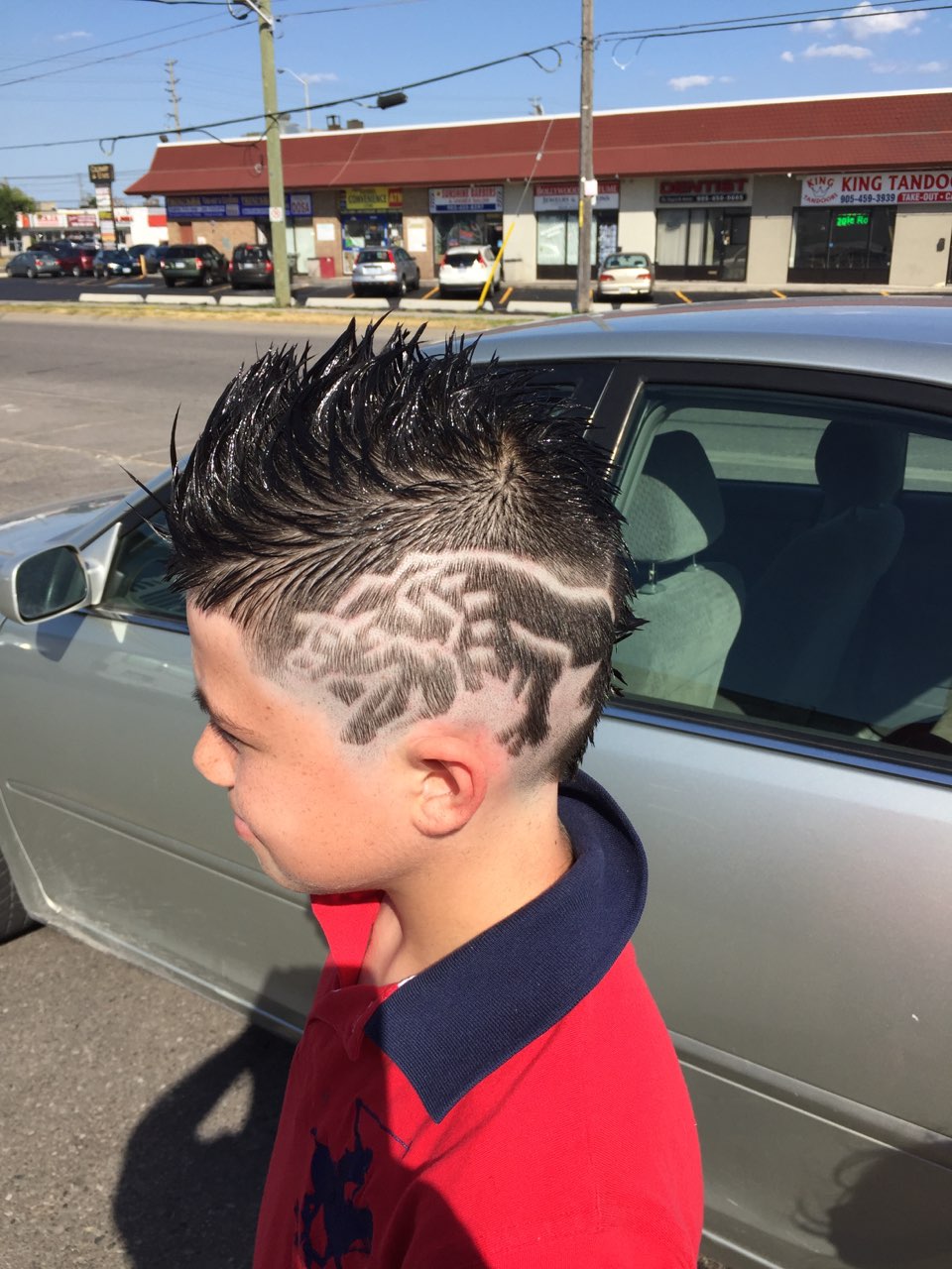 FRESH KUT BARBER SALON | 212 Queen St E, Brampton, ON L6V 1W2, Canada | Phone: (647) 867-3028