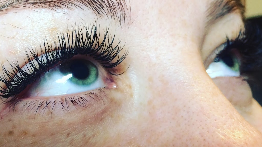 Lavish Lashes | 2478 Ridgeview Pl, Blind Bay, BC V0E 1H1, Canada | Phone: (250) 463-1980