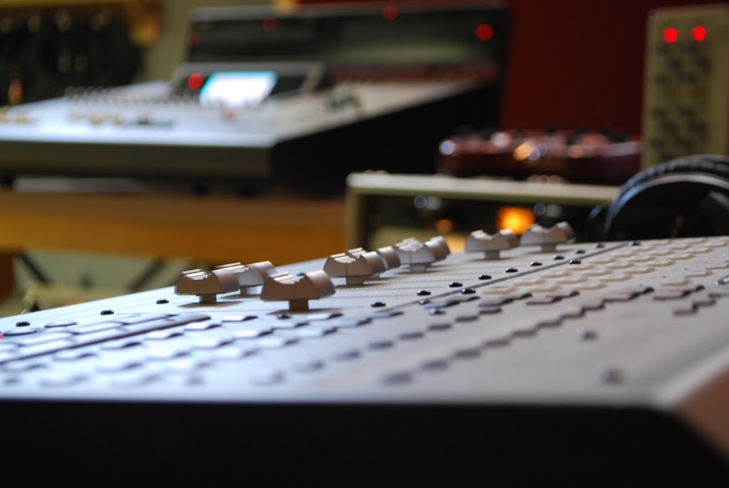 Studio C | 420 12e Avenue S, Sherbrooke, QC J1G 1R8, Canada | Phone: (819) 570-0795
