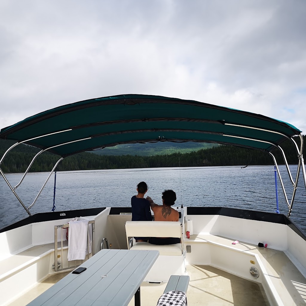 Fish and Duck Houseboats & Boat Rentals | 8571 Bothwell Rd, Port Alberni, BC V9Y 9B6, Canada | Phone: (226) 227-9384