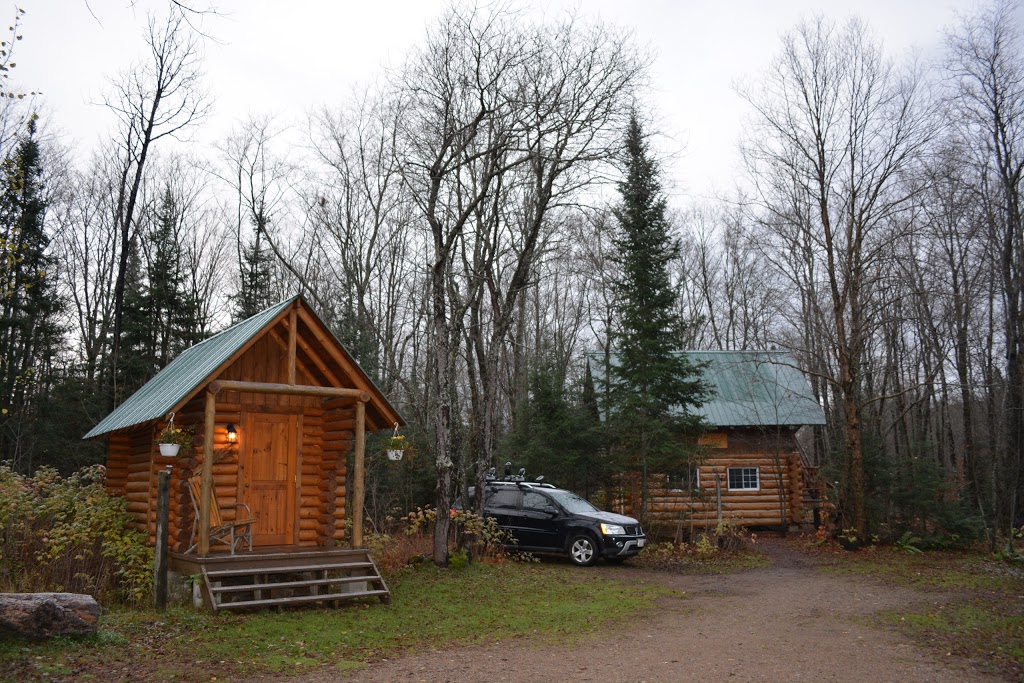 Wolf Den Nature Retreat Hostel & Cabins | 4568 ON-60, Dwight, ON P0A 1H0, Canada | Phone: (705) 635-9336