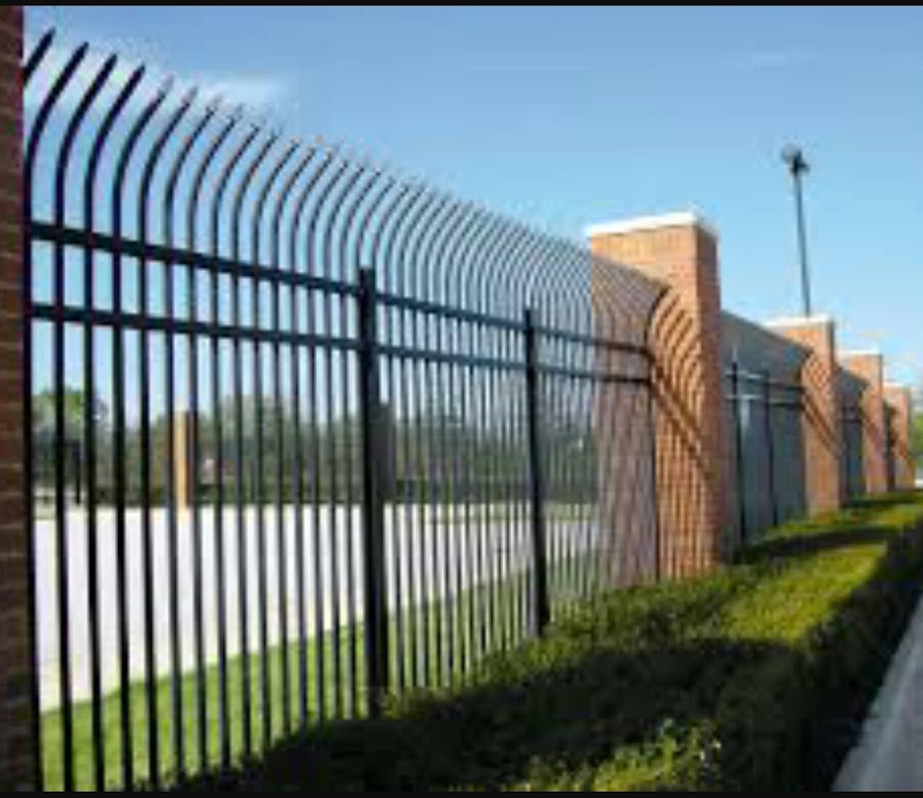 Elite Fencing Systems Ltd | 11305 201 St NW, Edmonton, AB T5S 0G3, Canada | Phone: (825) 202-0224