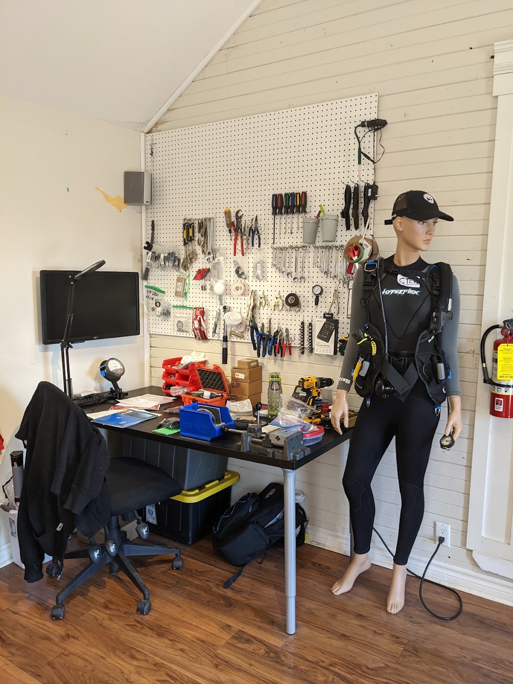 Dirty Adventures Scuba | 16 Main St S, Georgetown, ON L7G 3G5, Canada | Phone: (647) 243-6362