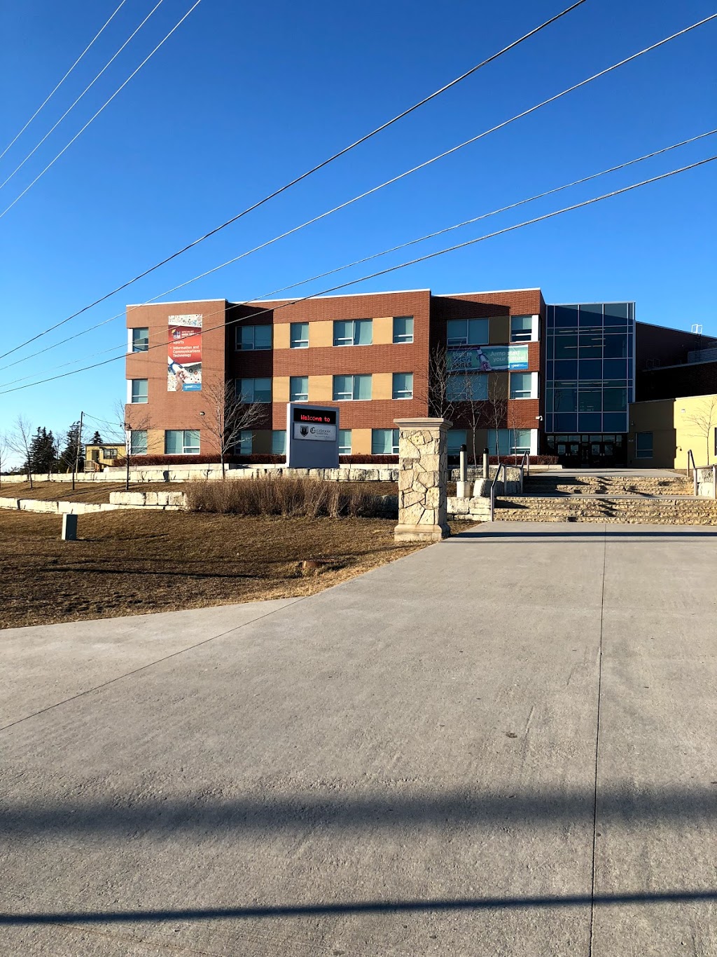 Castlebrooke Secondary School | 10 Gardenbrooke Trail, Brampton, ON L6P 3L1, Canada | Phone: (905) 794-2485