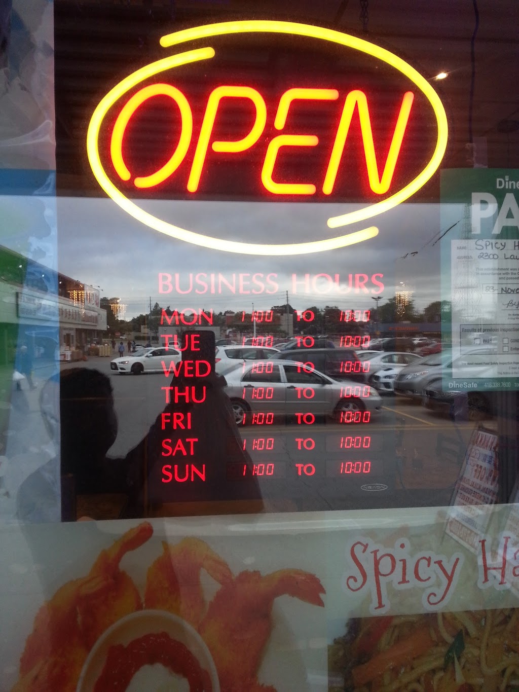 Spicy Hakka, Indian, Thai and Chinese Cuisine | 2300 Lawrence Ave E unit 11, Scarborough, ON M1P 2R2, Canada | Phone: (416) 792-1888