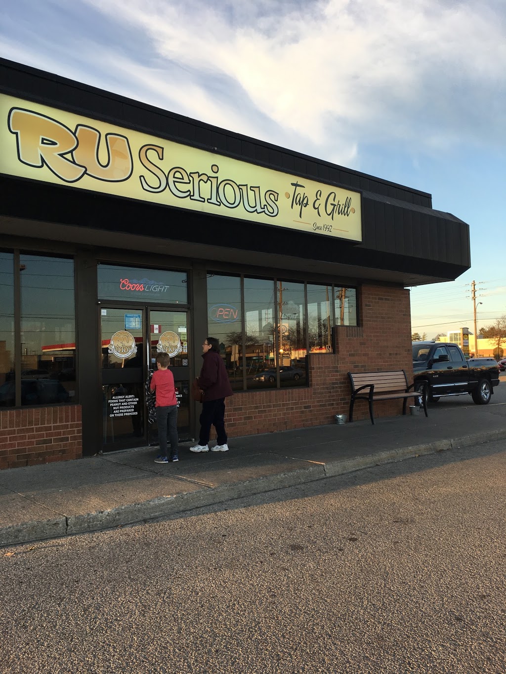 R U Serious Tap & Grill | 130 Silvercreek Pkwy N, Guelph, ON N1H 7Y5, Canada | Phone: (519) 766-0230