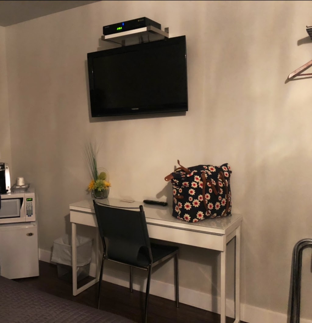 Auberge Amérilys | 165 Rue Fraser, Rivière-du-Loup, QC G5R 1E2, Canada | Phone: (418) 867-2881