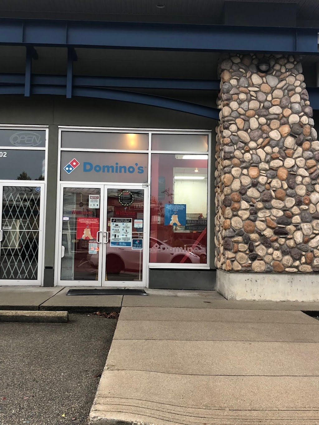 Dominos Pizza | 15335 BC-10, Surrey, BC V3S 0X9, Canada | Phone: (604) 575-6400