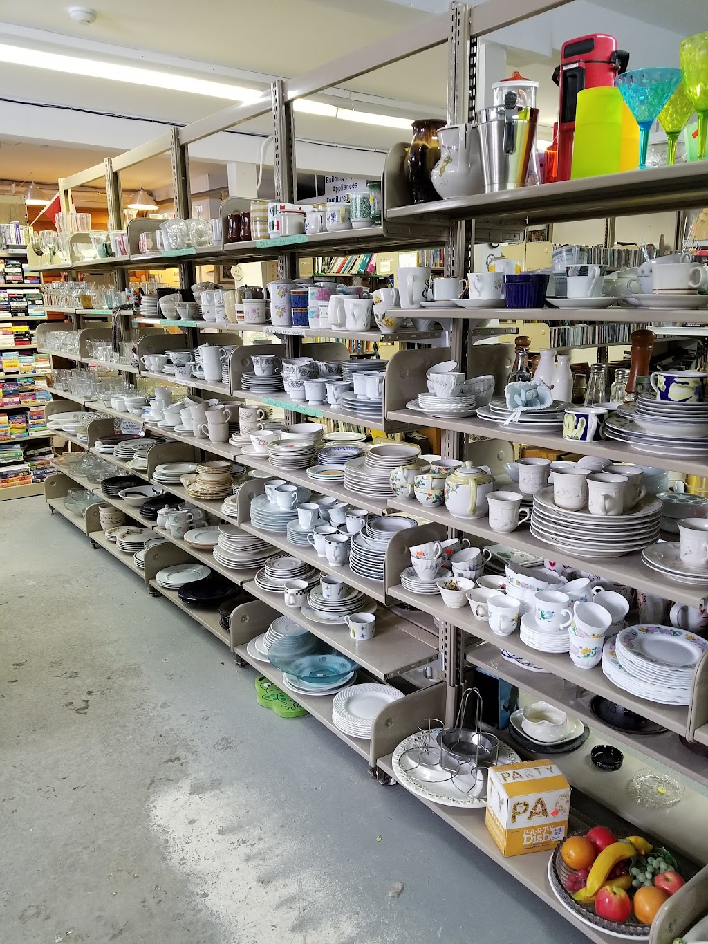 Thrift Warehouse Bancroft | 141 Hastings St N, Bancroft, ON K0L 1C0, Canada | Phone: (844) 847-4382