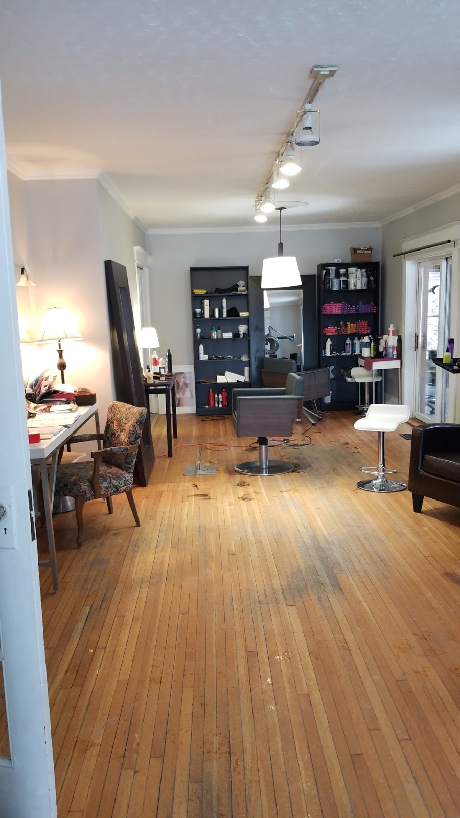 Hair Co | 585 Arkell Rd, Puslinch, ON N0B, Canada | Phone: (519) 767-1284