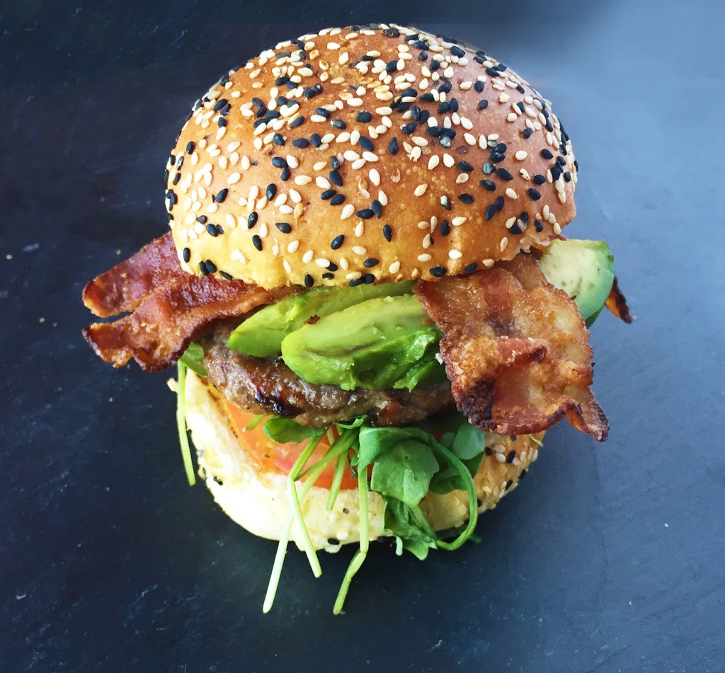 Daves Pub & Grill | 70671 Bluewater Hwy #1, Grand Bend, ON N0M 1T0, Canada | Phone: (519) 238-7363