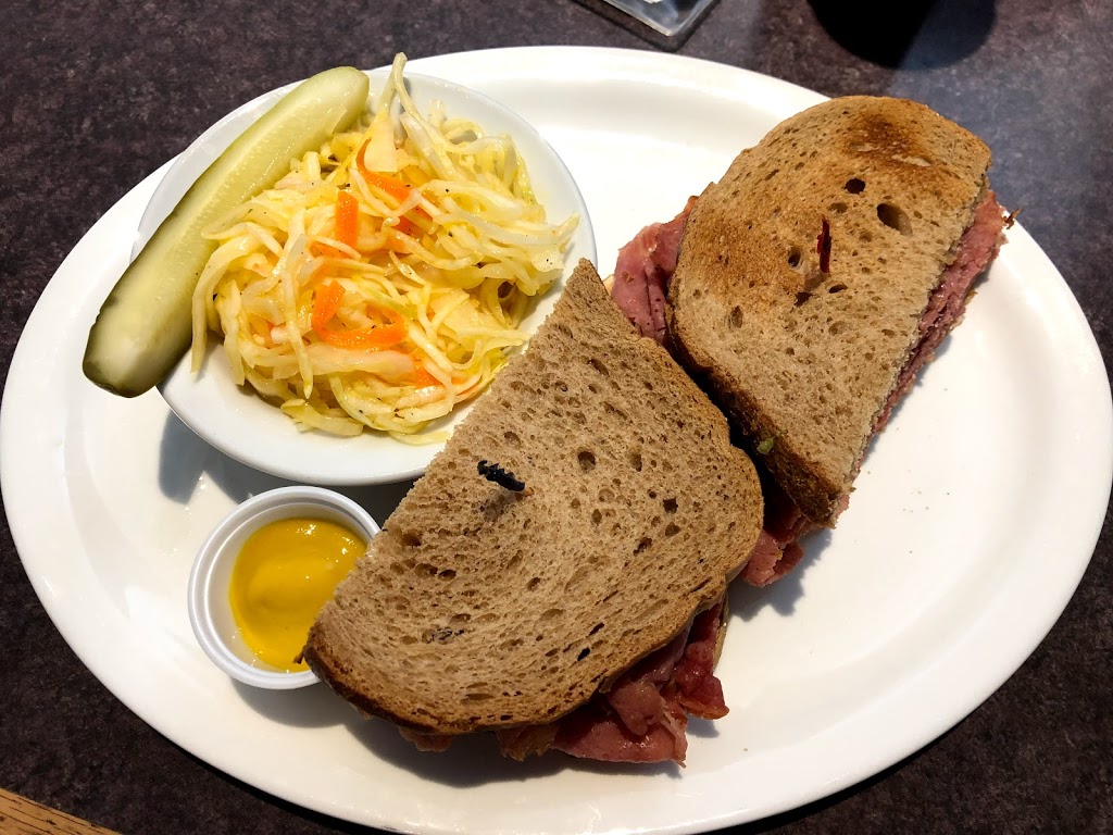 Glendale Pub | 625 Greenhill Ave, Hamilton, ON L8K, Canada | Phone: (905) 560-4782