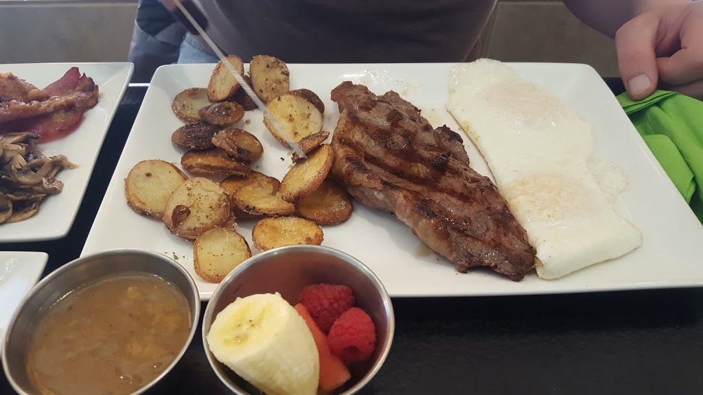 CHEFIES eatery | 19415 Yonge St #5, Holland Landing, ON L9N 1L8, Canada | Phone: (905) 836-2211