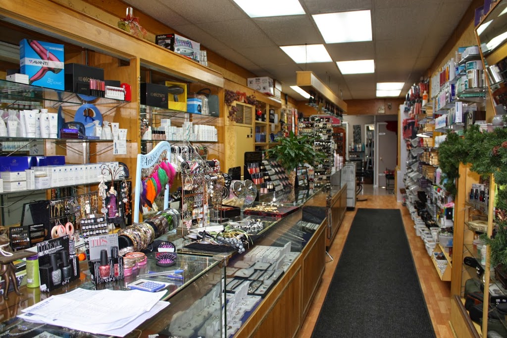 Boutik Nicole | 539 Rue Principale, Lachute, QC J8H 1Y6, Canada | Phone: (450) 562-4249