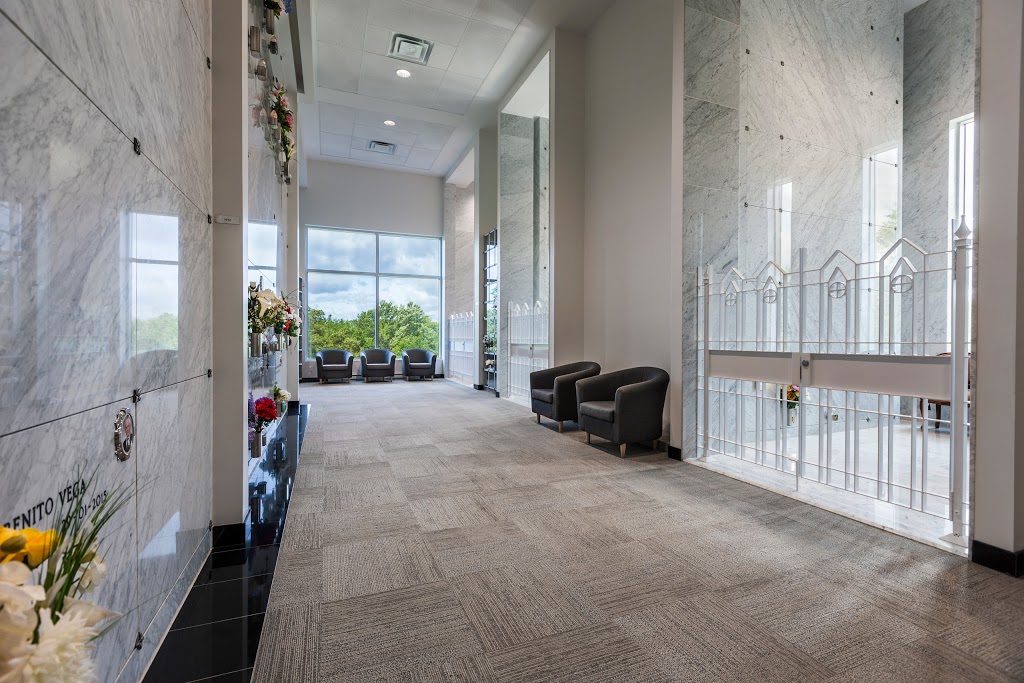 Mausolée Saint-Martin | 2159 Boul Saint-Martin Est, Laval, QC H7E 4X6, Canada | Phone: (450) 667-8404
