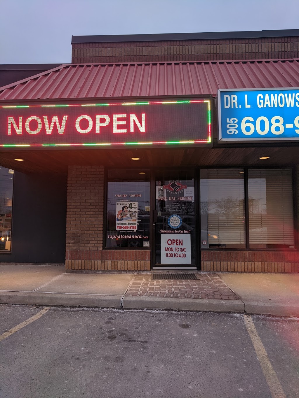 Top Hat Cleaners | 3018 Winston Churchill Blvd, Mississauga, ON L5L 2V7, Canada | Phone: (905) 569-7198