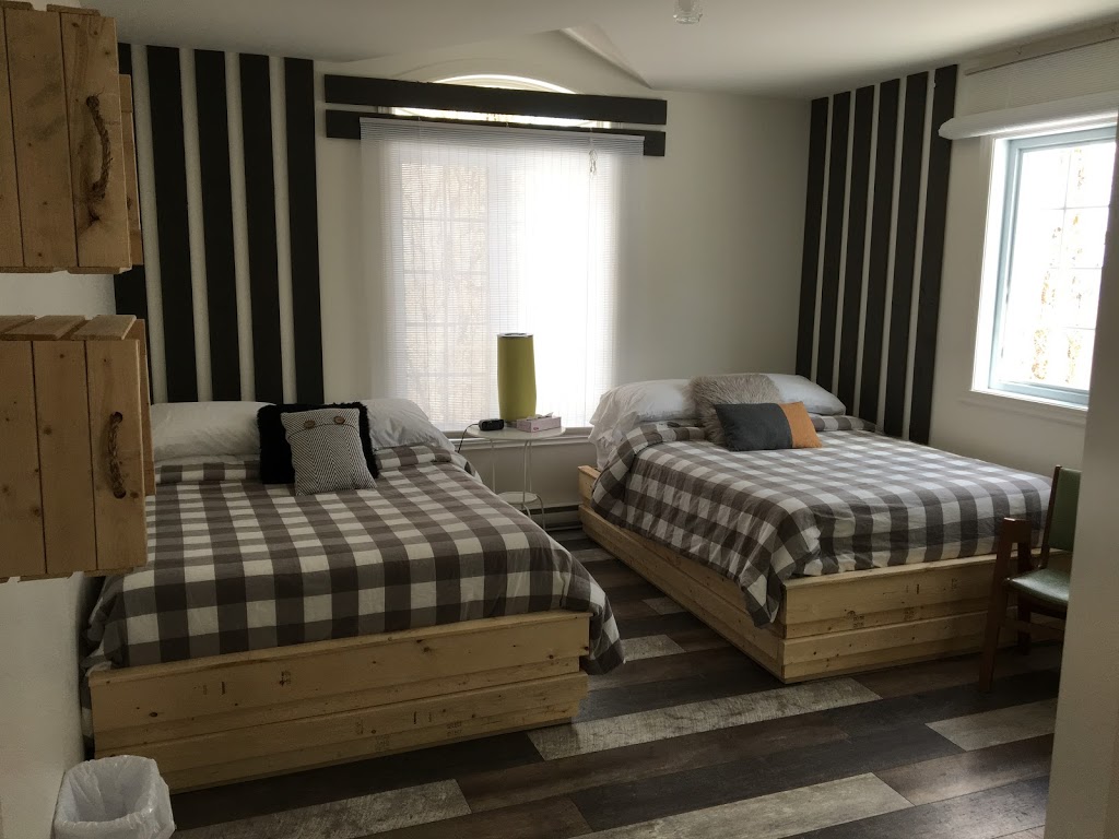 Domaine Des Montagnais (Le) | 203 Chemin de la Fôret Enchantée, Val-Racine, QC G0Y 1E1, Canada | Phone: (877) 657-4720