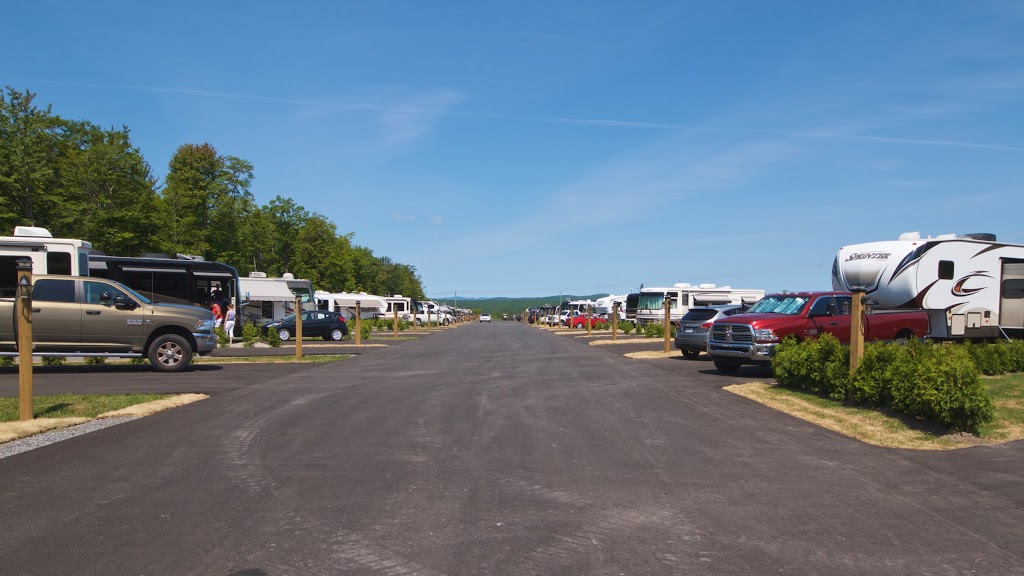 Les Terrasses Montcalm | 3945 QC-337, Sainte-Julienne, QC J0K 2T0, Canada | Phone: (450) 333-0623