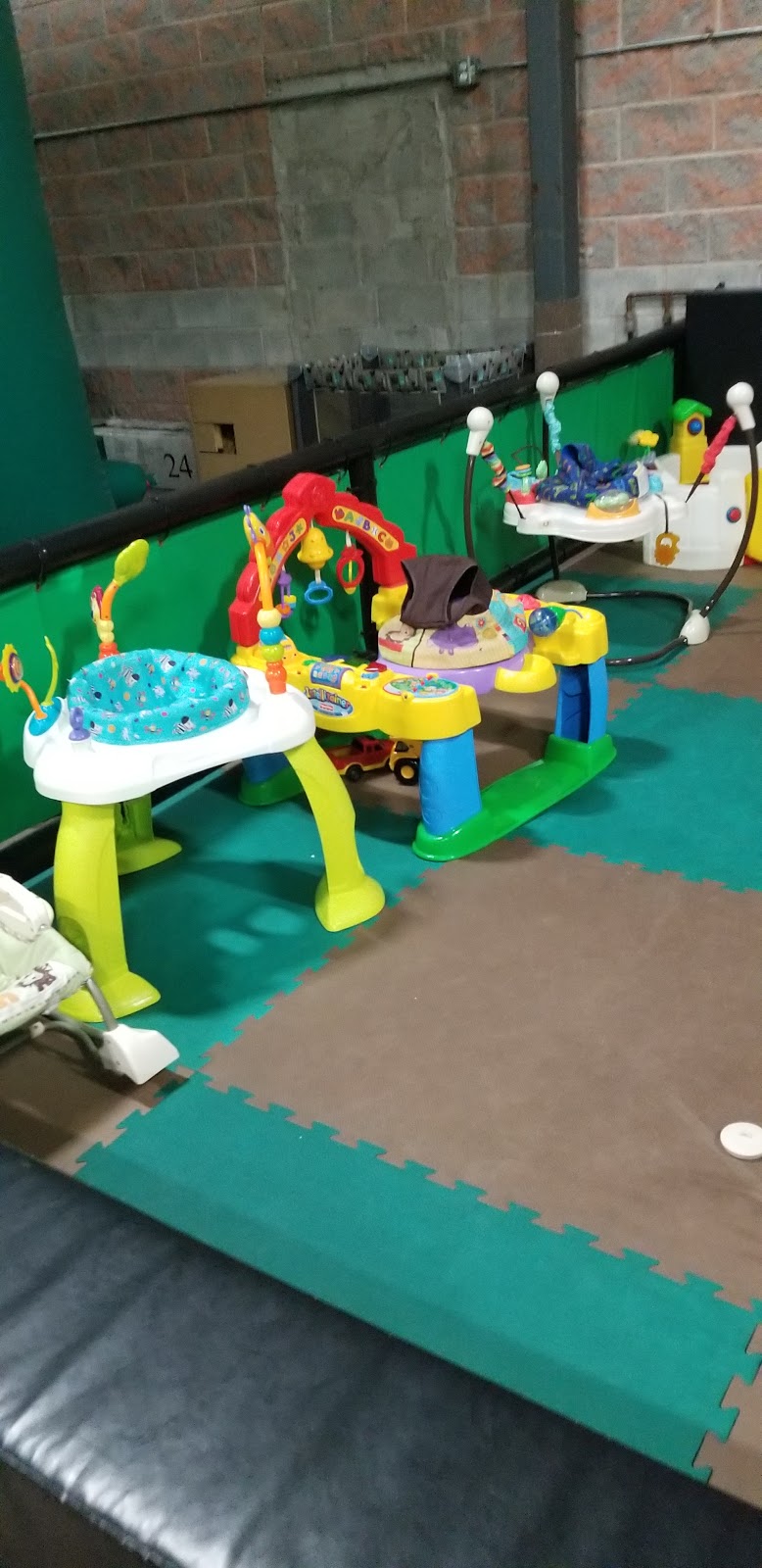 Jungle Oasis Playground | 695 Riddell Rd #2, Orangeville, ON L9W 4Z5, Canada | Phone: (519) 941-1010