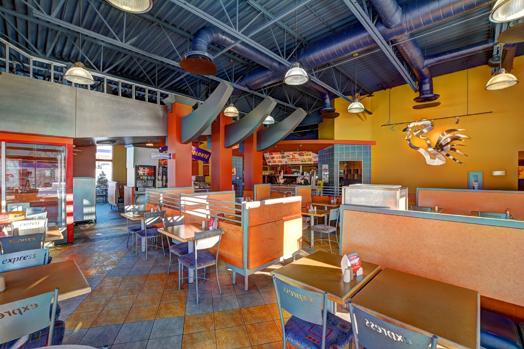 St-Hubert Express | 1818 Rue King E, Sherbrooke, QC J1G 5G6, Canada | Phone: (819) 563-5111
