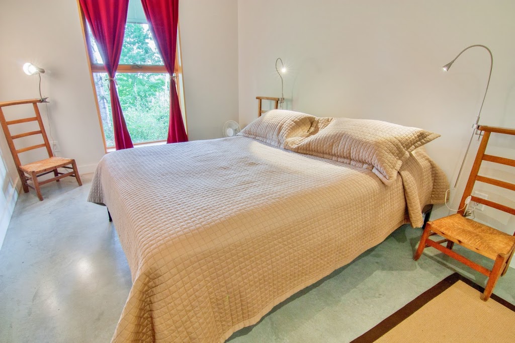 Domaine du Coteau | 170 Rue du Marais, Saint-Ferréol-les-Neiges, QC G0A 3R0, Canada | Phone: (514) 989-8777