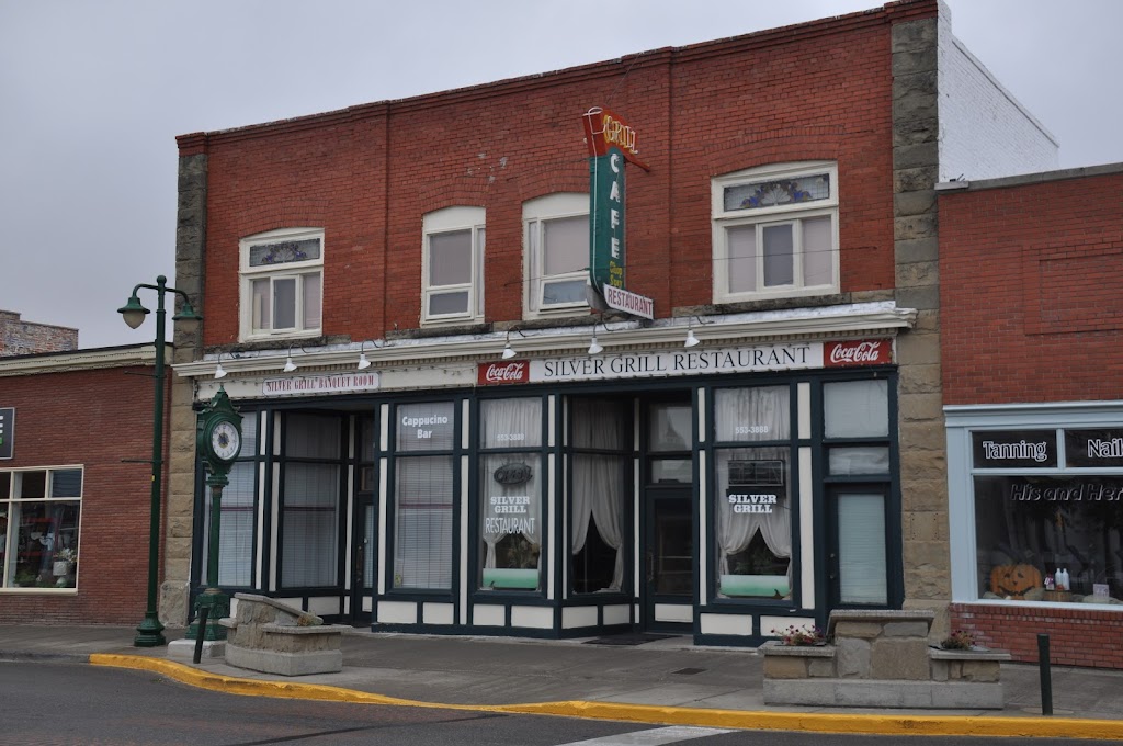 Silver Grill Restaurant | 246 24 St, Fort Macleod, AB T0L 0Z0, Canada | Phone: (403) 553-3888