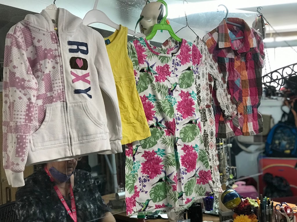 Comptoir Vestimentaire Saint-Jean-de-Matha | 180 Rue Sainte-Louise B, Saint-Jean-de-Matha, QC J0K 2S0, Canada | Phone: (450) 886-1944