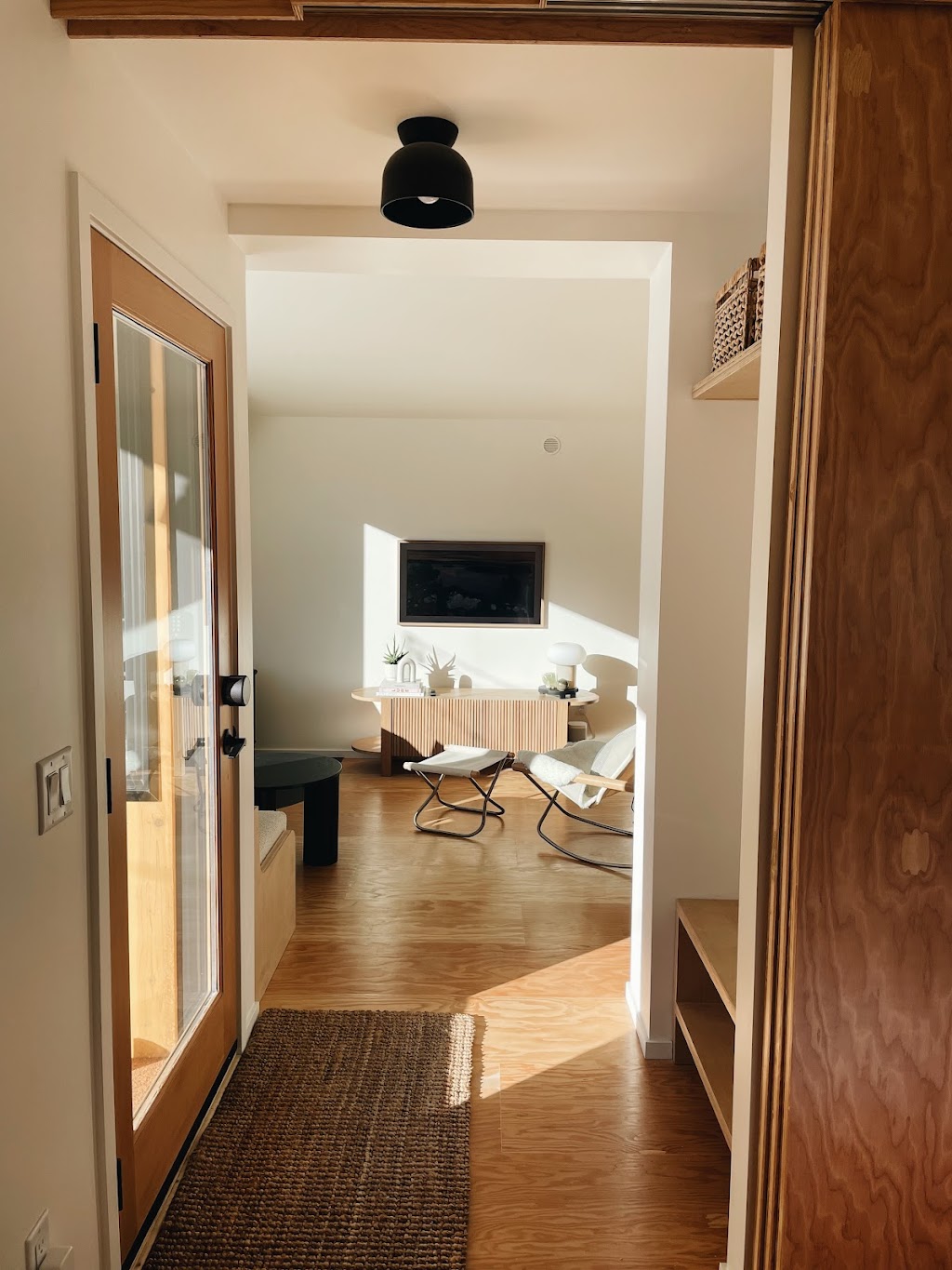 The Black Pine | 71428 Grove Blvd, Hope, BC V0X 1L5, Canada | Phone: (604) 614-8715