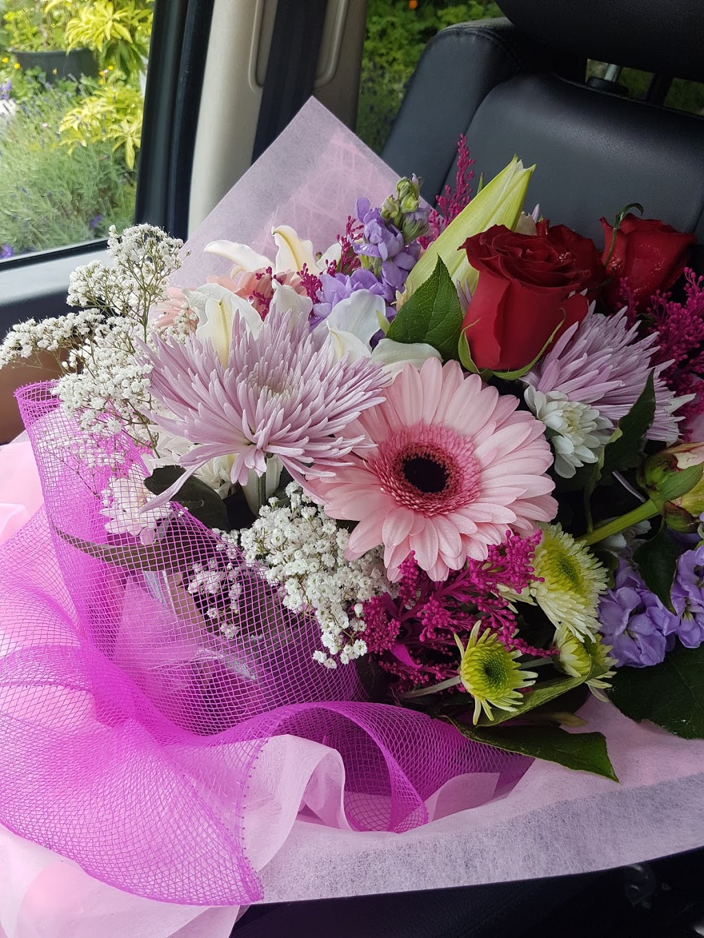 Flowers on 57th | 1376 E 57th Ave, Vancouver, BC V5X 1V3, Canada | Phone: (604) 321-1692