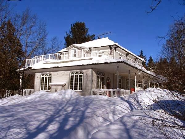 Outdoor Lodge Glen Sutton | 1351 Chemin de la Vallée-Missisquoi, Sutton, QC J0E 2K0, Canada | Phone: (450) 538-5816