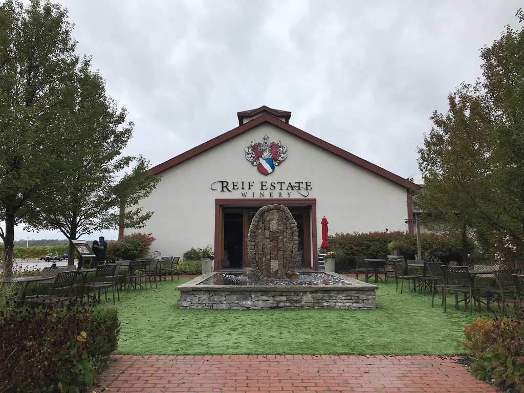 Grape Escape Wine Tours | 1627 Niagara Stone Rd, Niagara-on-the-Lake, ON L0S 1J0, Canada | Phone: (905) 468-9959