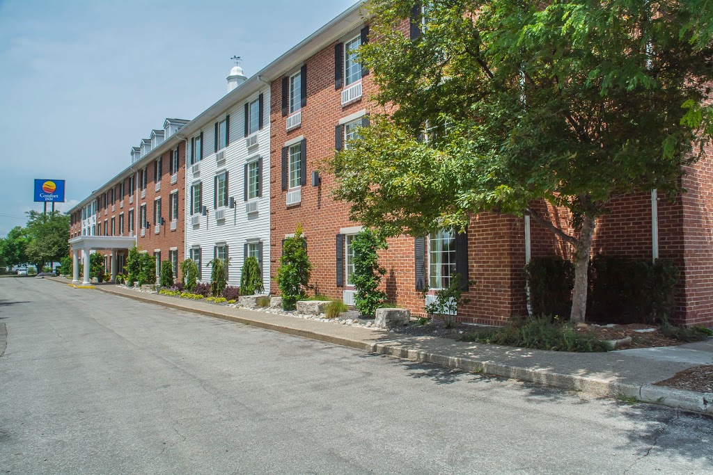 Comfort Inn | 815 Mara St, Point Edward, ON N7V 0A2, Canada | Phone: (519) 383-6767